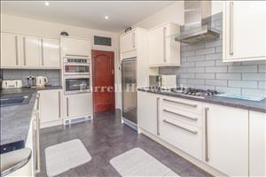 Kitchen image 3