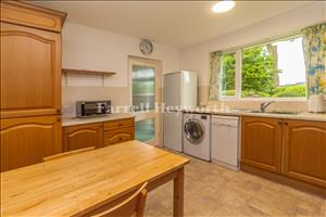 Kitchen image 3