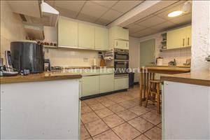 Kitchen c