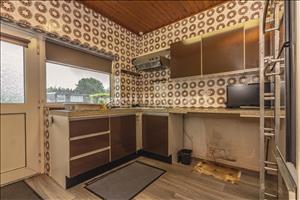 Kitchen b