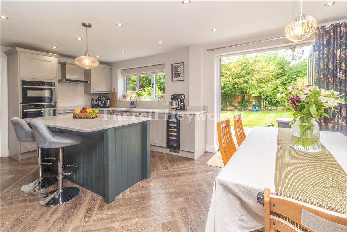 Kitchen Diner image 2