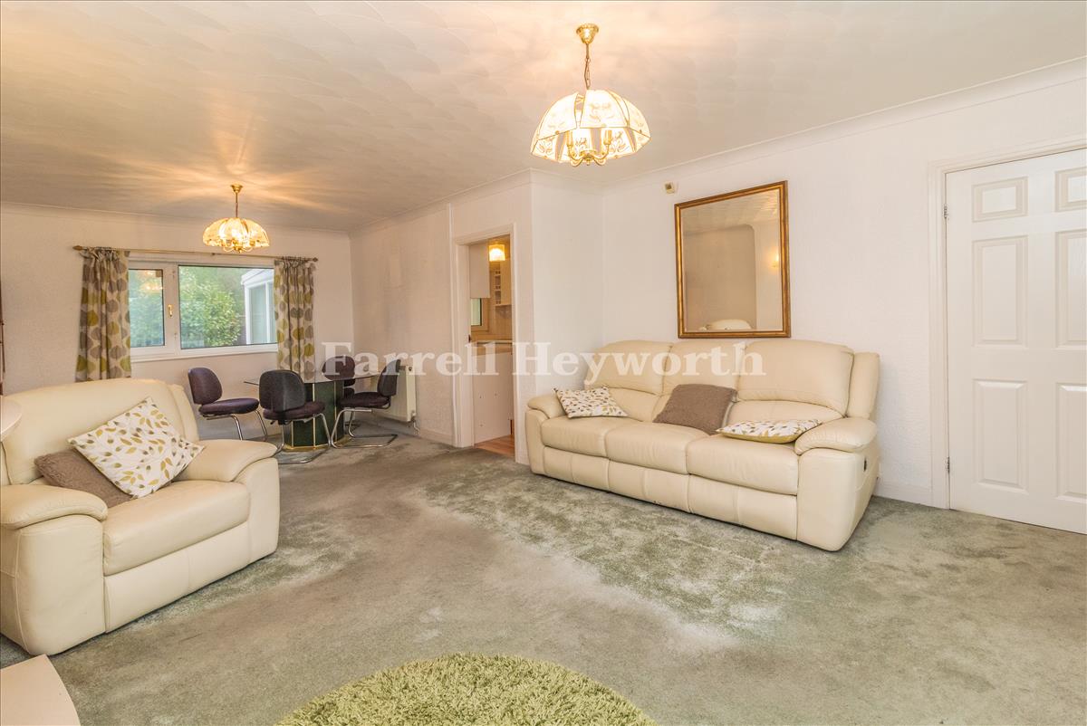 Lounge Diner image 2