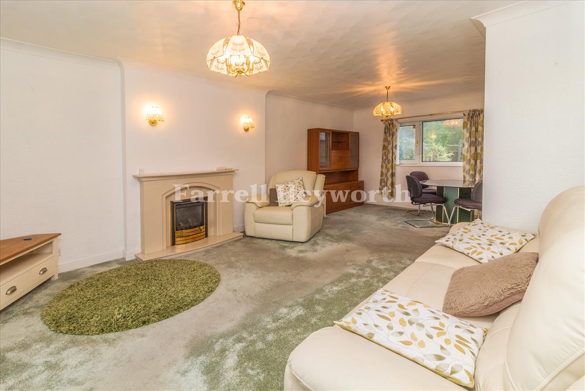 Lounge Diner image 3