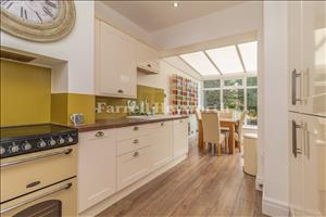 Kitchen Diner image 2