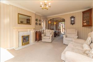 Lounge image 3