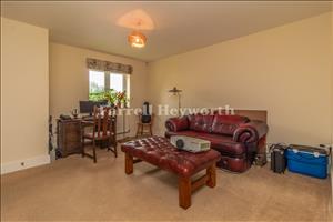 Lounge image 2