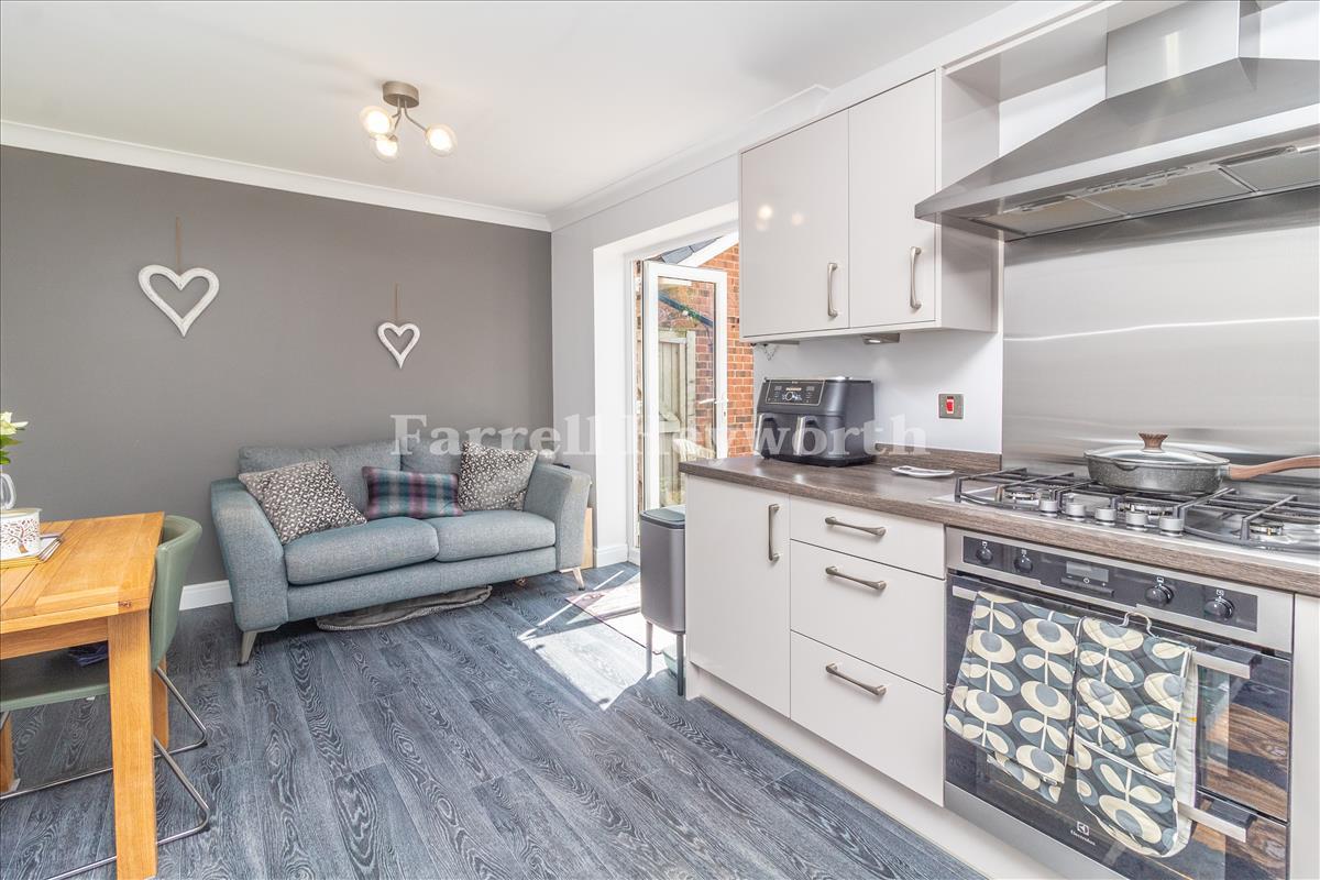 Kitchen Diner image 2