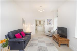 Lounge and Dining 5