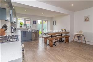 Kitchen Diner image 4