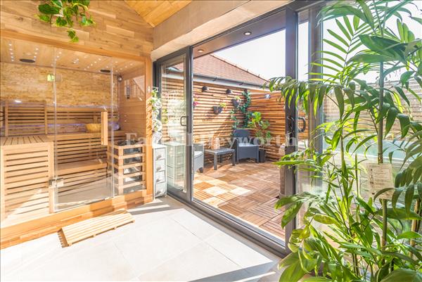 Wet Room and Sauna image 2