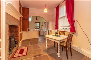 Kitchen Diner image 2