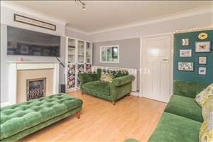 Lounge image 2