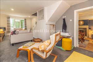 Lounge image 4