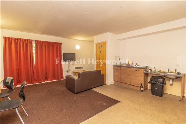 Shared Kitchen Diner Living Area image 2