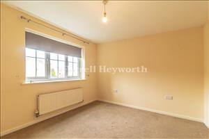 Bedroom 1 image 2