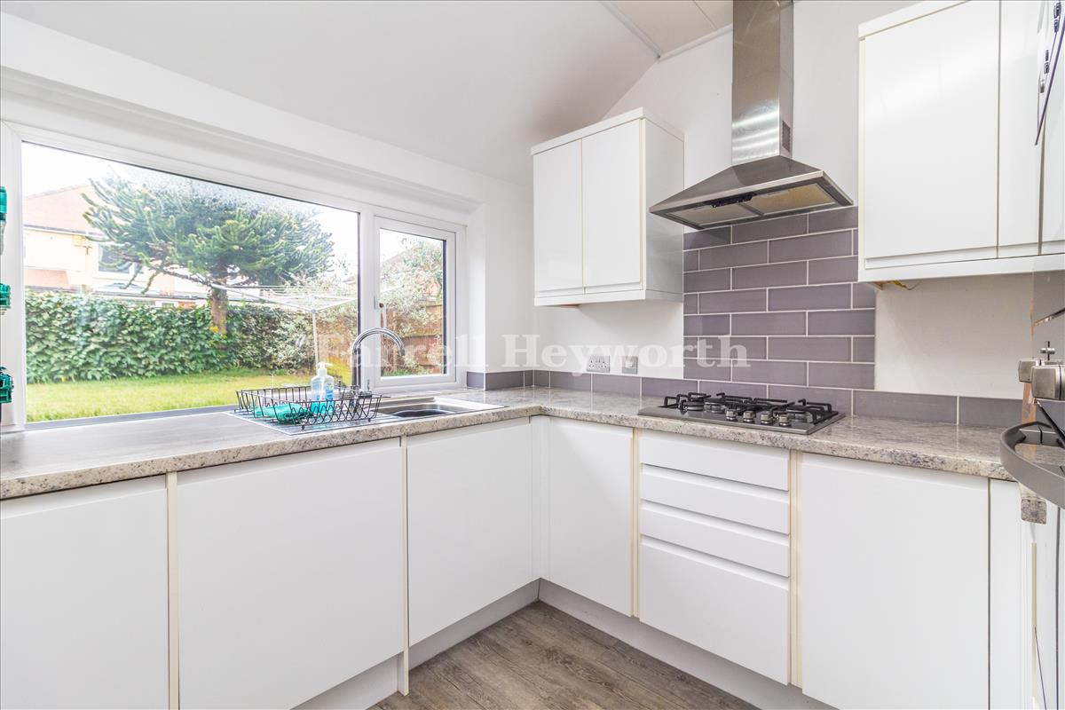 Kitchen image 3