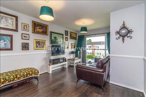 Lounge image 3