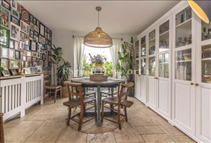 Dining c