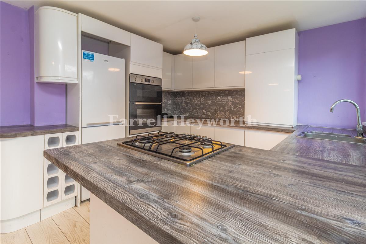 Kitchen Diner image 2