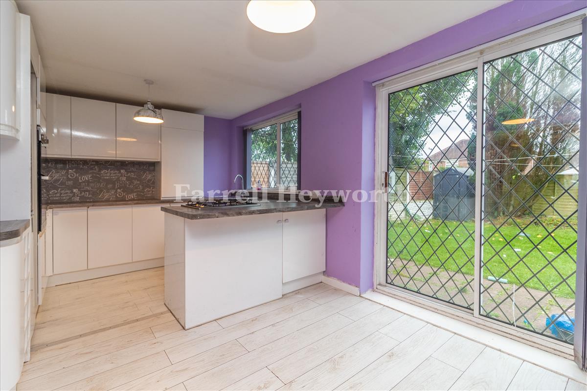 Kitchen Diner image 3