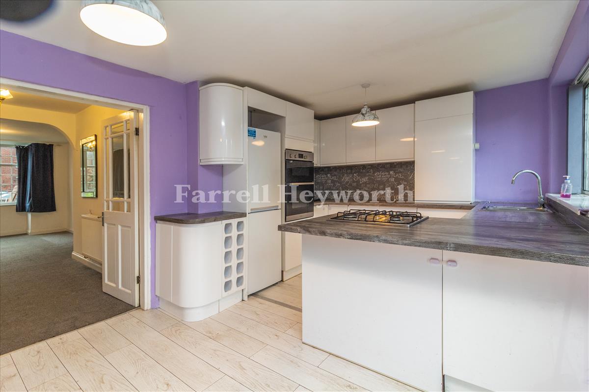 Kitchen Diner image 4