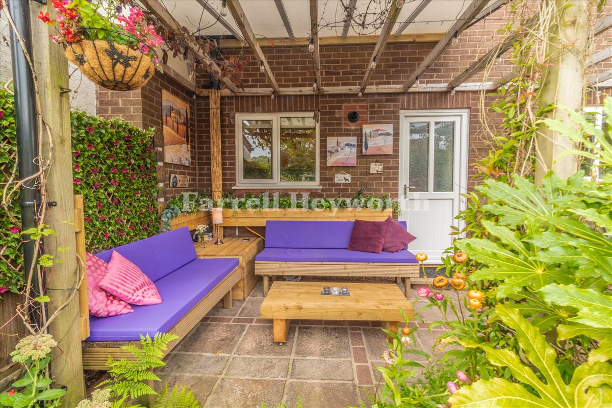 Seating Area image 2