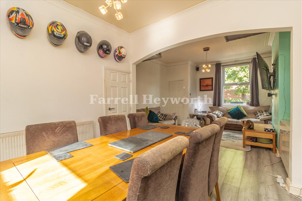 Lounge Diner image 2