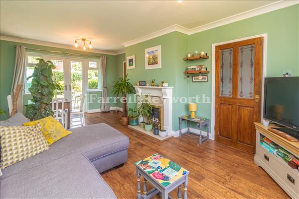 Lounge Diner image 3