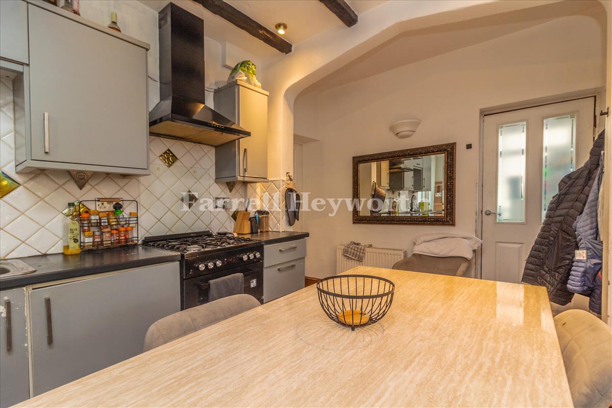 Kitchen Diner image 3