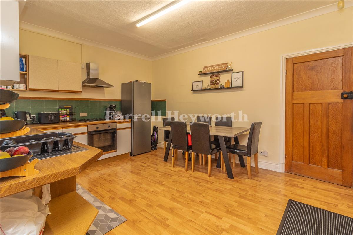 Kitchen Diner image 2