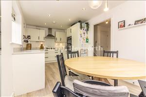 Kitchen b
