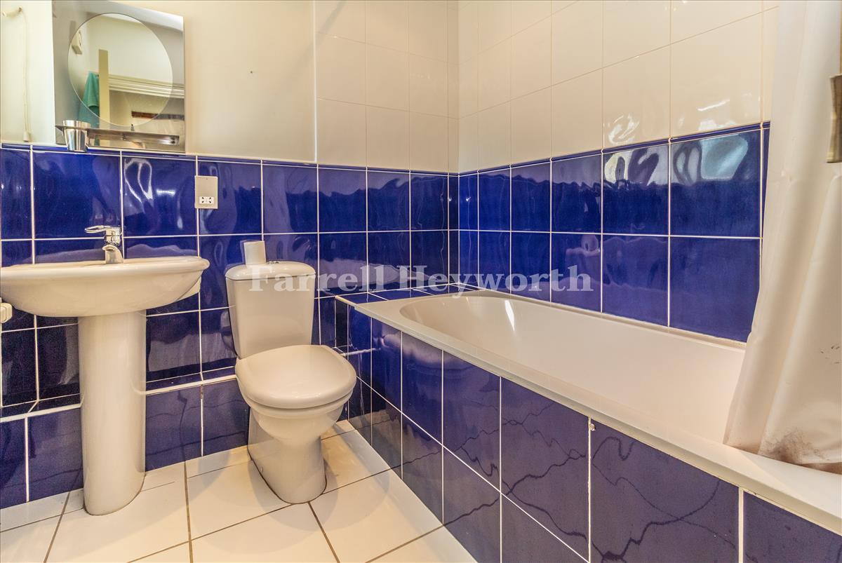 Bathroom image 2