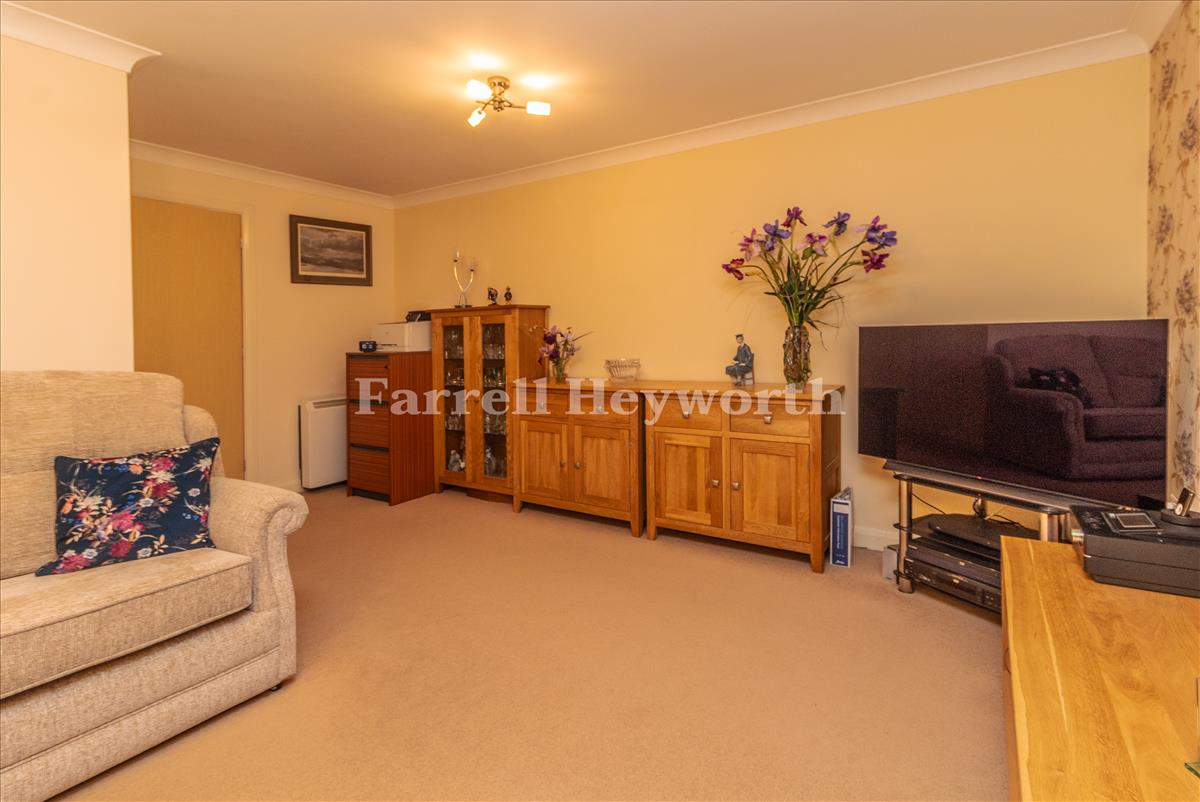 Lounge Diner image 3