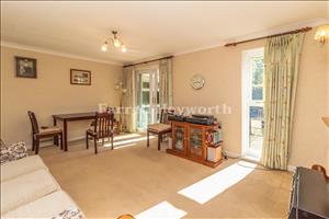 Lounge Diner image 2