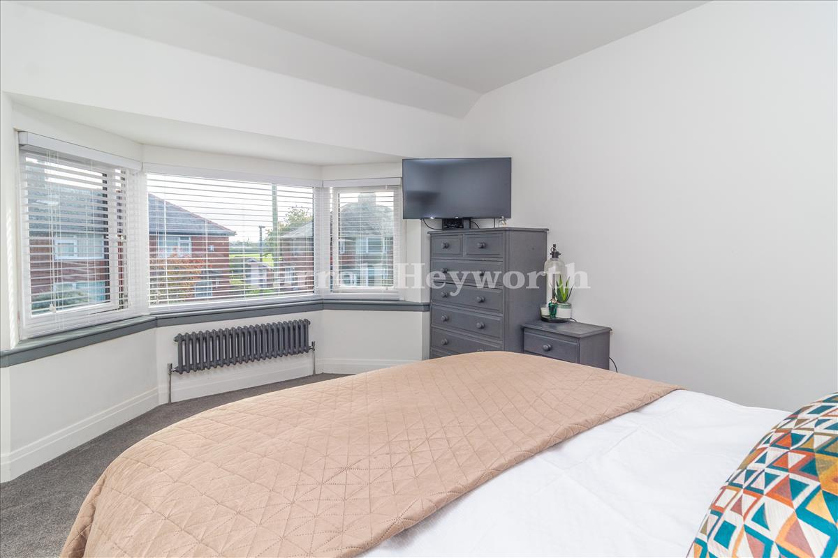 Front Double Bedroom image 3