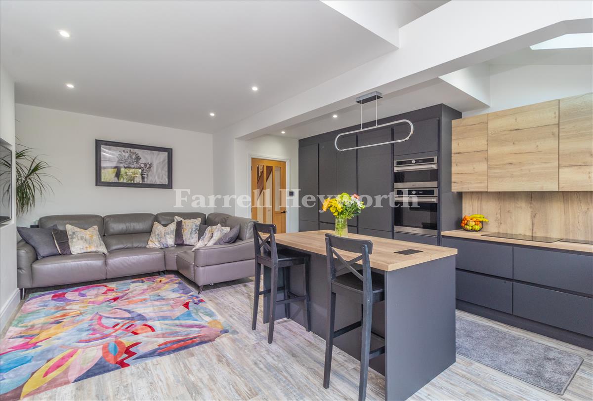 Kitchen Diner image 3