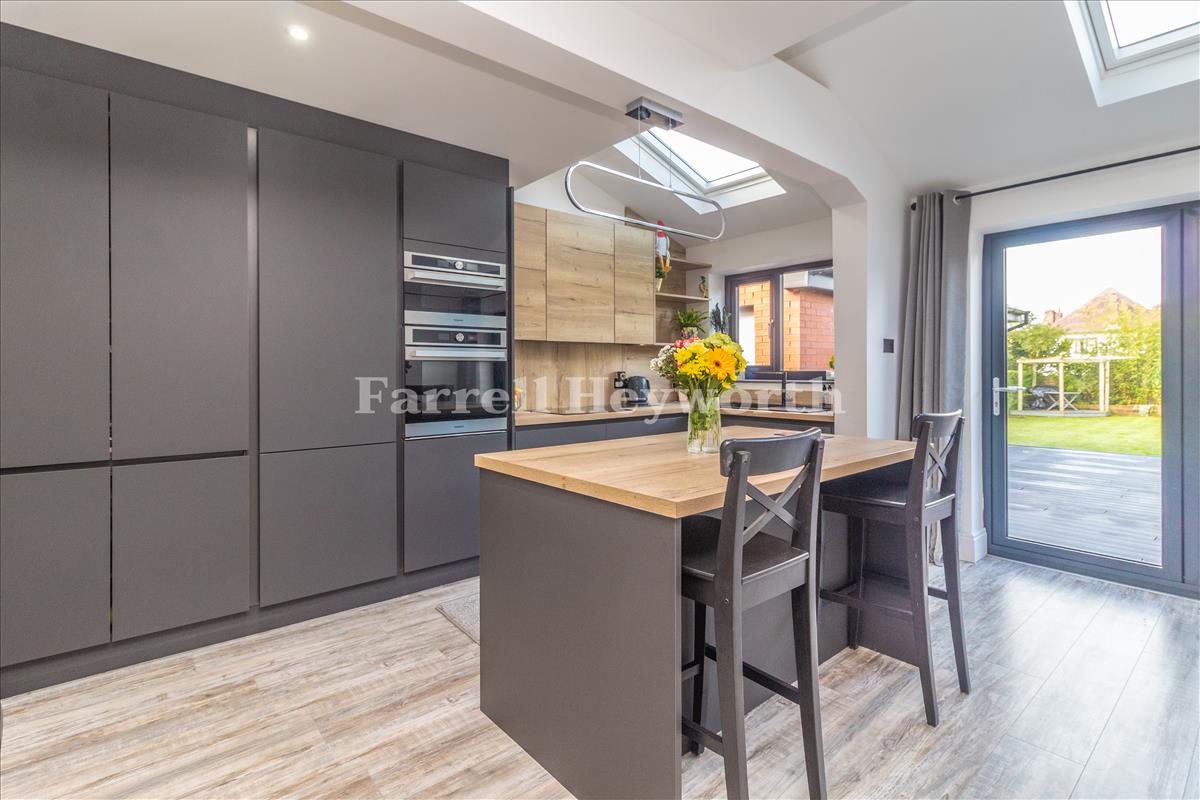 Kitchen Diner image 4