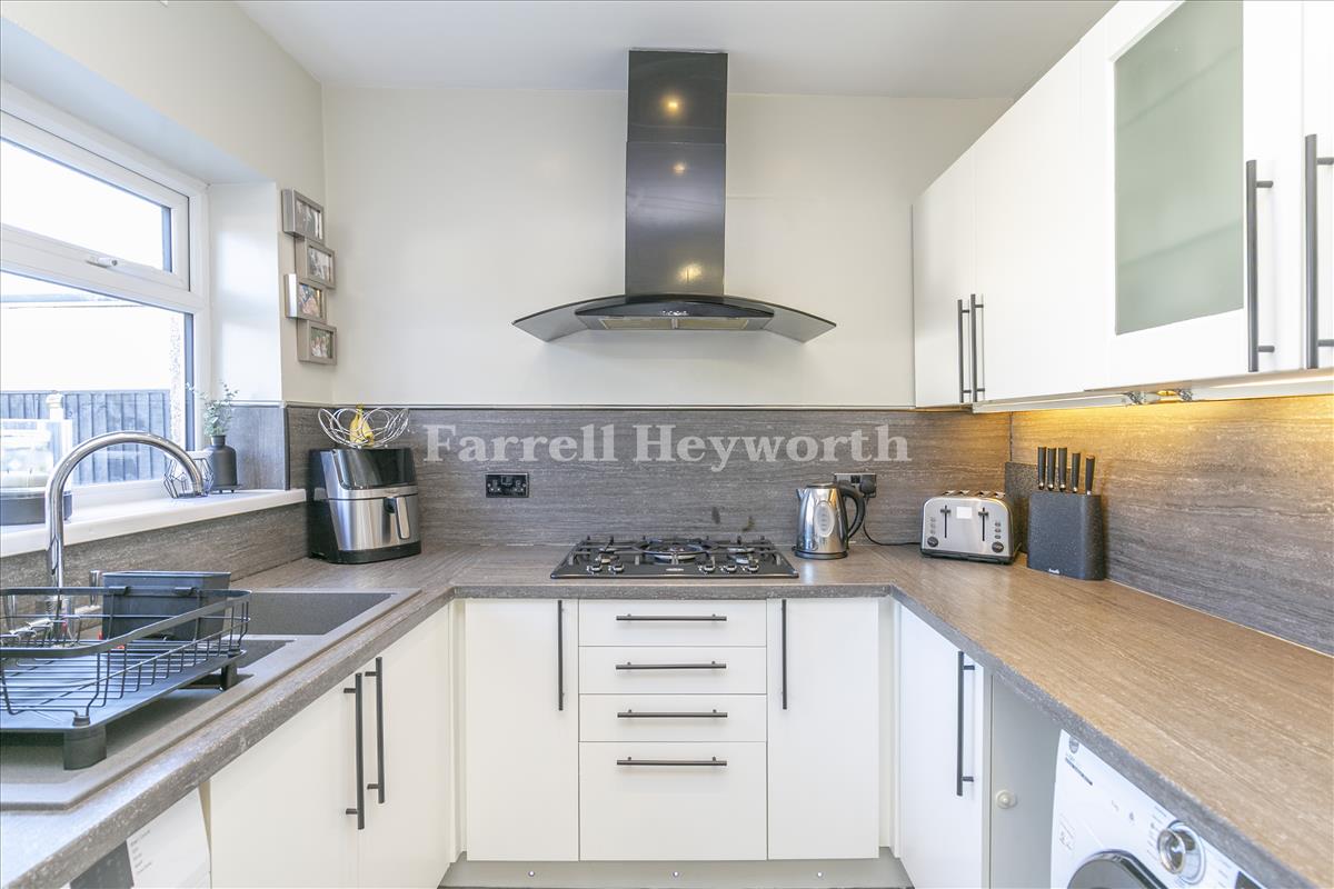 Kitchen diner view 4