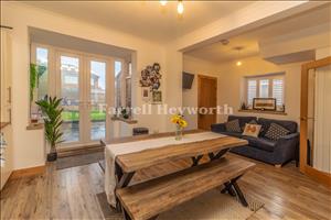 Kitchen Diner image 2