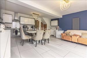 Kitchen f