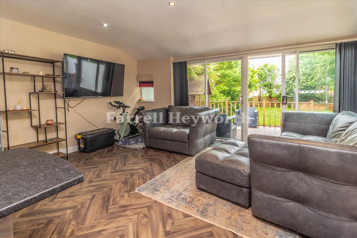 Open Plan Living image 3