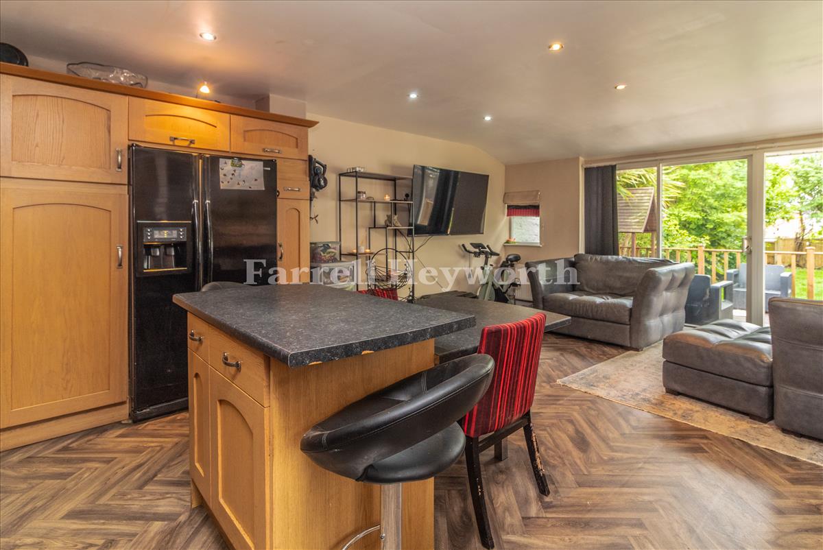 Open Plan Living image 4