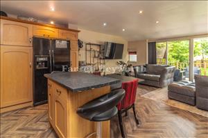 Open Plan Living image 4