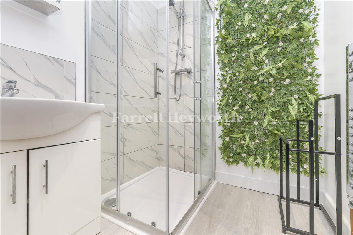 Flat 2 bathroom view 2