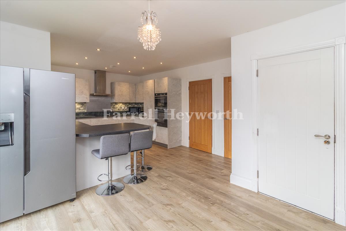 Kitchen Diner image 2