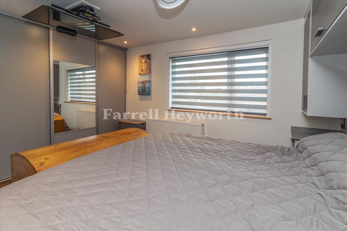 Front Double Bedroom image 2