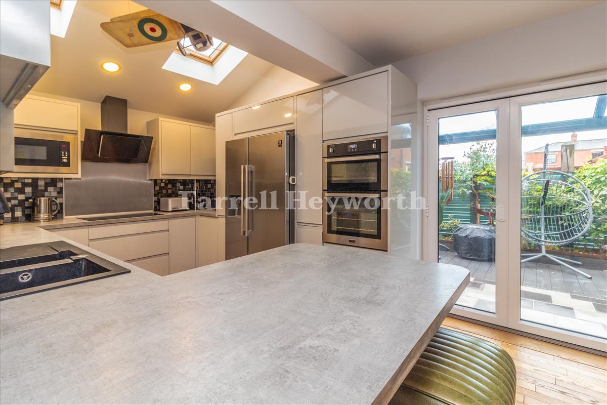 Kitchen image 4