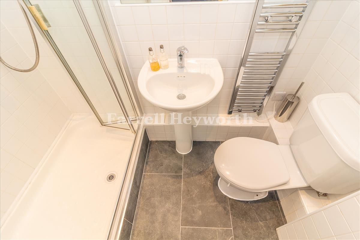 En Suite image 2