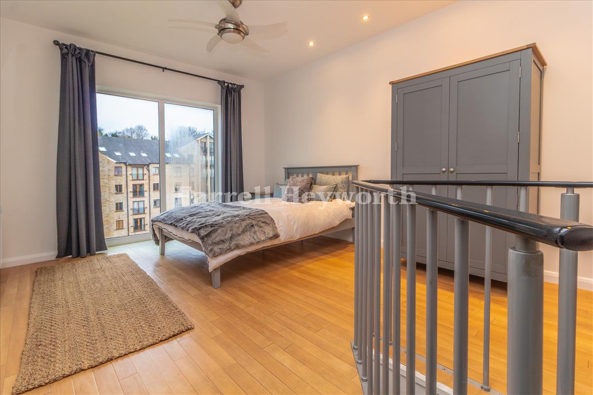 First Floor Bedroom image 3