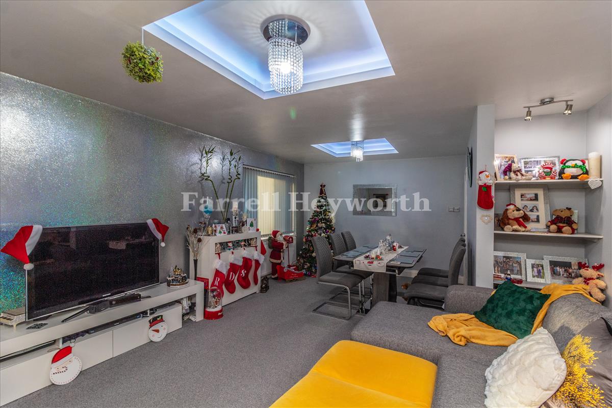 Open Plan Living image 3